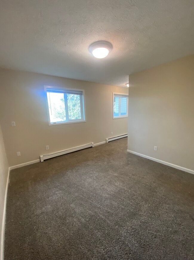 10040 Gebhart Dr, Anchorage, AK 99515 - photo 2