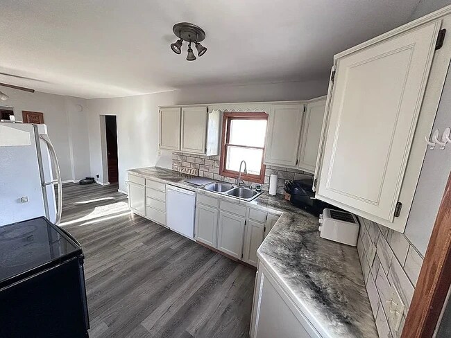 620 3rd Ave W, Edgerton, MN 56128 - photo 3