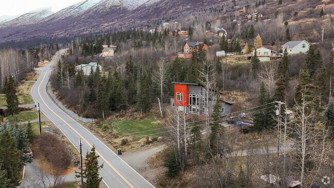 With homes nestled in heavily wooded lots, residents enjoy an abundance of privacy in South Fork.