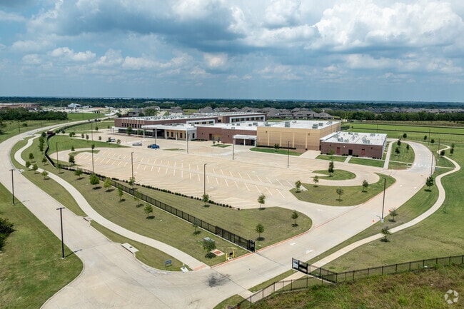 Dr Don Woolley Middle School is located near its feeder school, Horn High School.