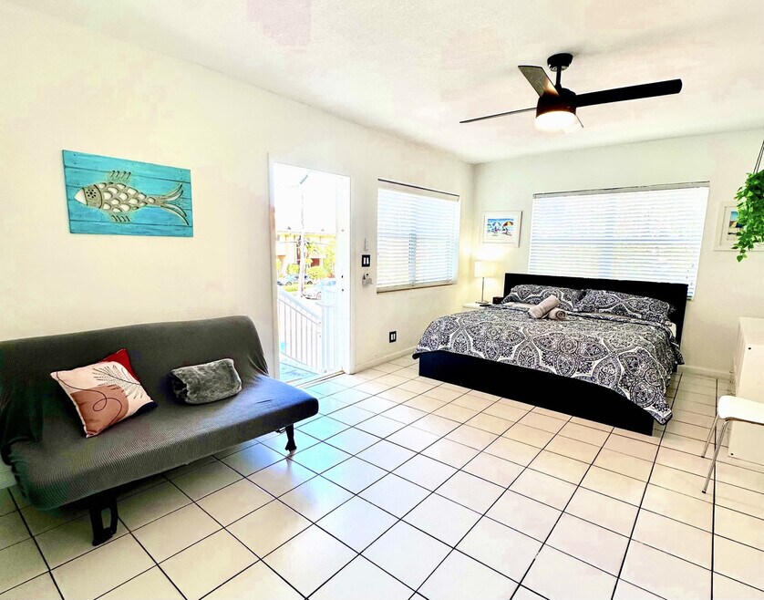 322 Oregon St unit FL2-ID1034662P, Hollywood, FL 33019 - photo 1