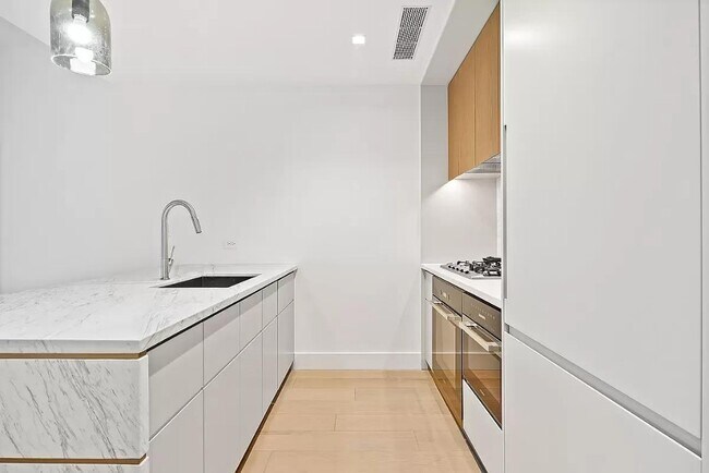 Nolita Place unit 7B, New York, NY 10002 - photo 3