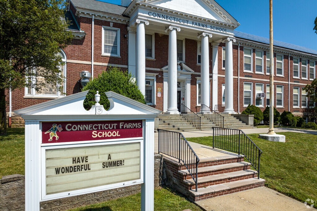 Connecticut Farms Elementary School is a public school located in Union Township, NJ.
