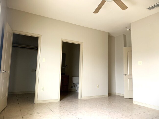 2201 E Travis St unit 110, Laredo, TX 78043 - photo 7