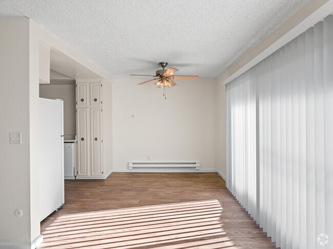 Foothills Apartments, San Jose, CA 95123 - photo 4