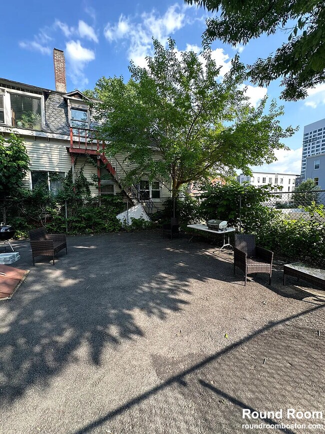 384 Washington St, Cambridge, MA 02139