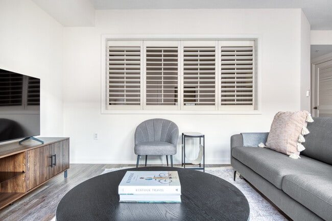 1301 M St NW unit FL5-ID1230, Washington, DC 20005 - photo 3