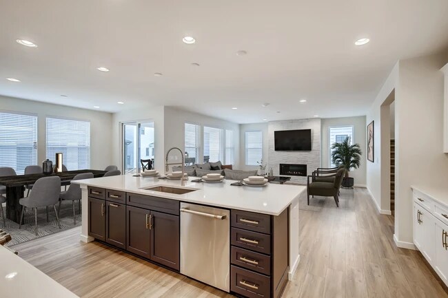 9110 Lake Breeze Dr unit 36452800, Littleton, CO 80125 - photo 5