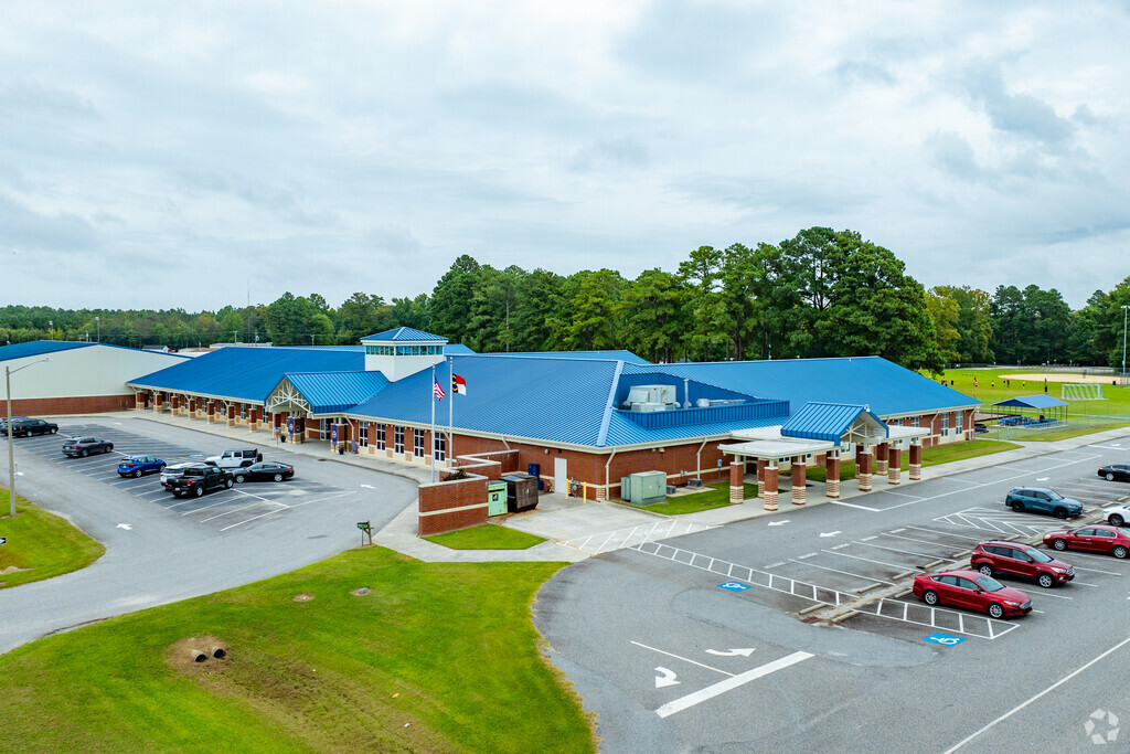 Camden Intermediate School is located in Camden, NC.
