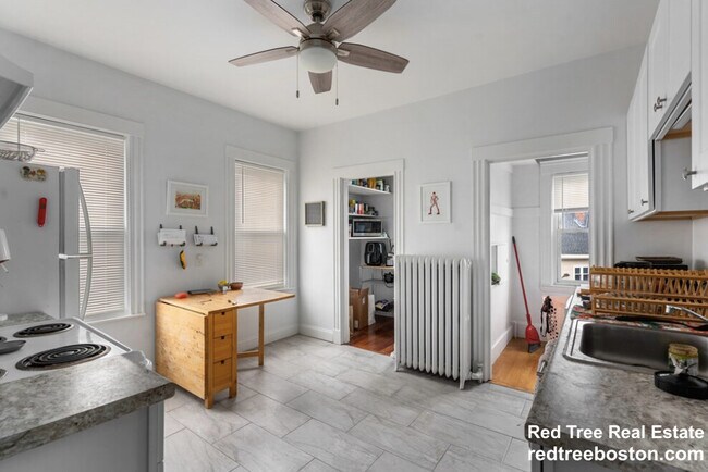 741 Broadway unit 2, Somerville, MA 02144 - photo 2