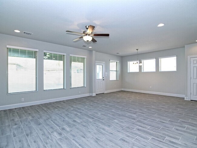 10220 Cactus Hills unit 37316079, San Antonio, TX 78254 - photo 4