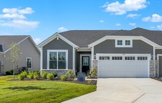 1603 Clover Crossing Dr, Greenfield, IN 46140