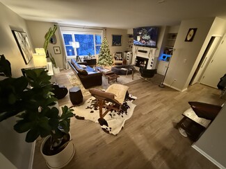 13360 W Bluemound Rd Unit 4, Elm Grove, WI 53122