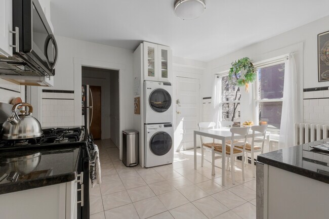 95 Beacon St unit A, Somerville, MA 02143 - photo 2