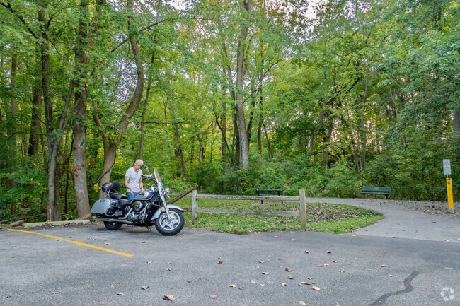 There is plenty of parking at Greendell Park.