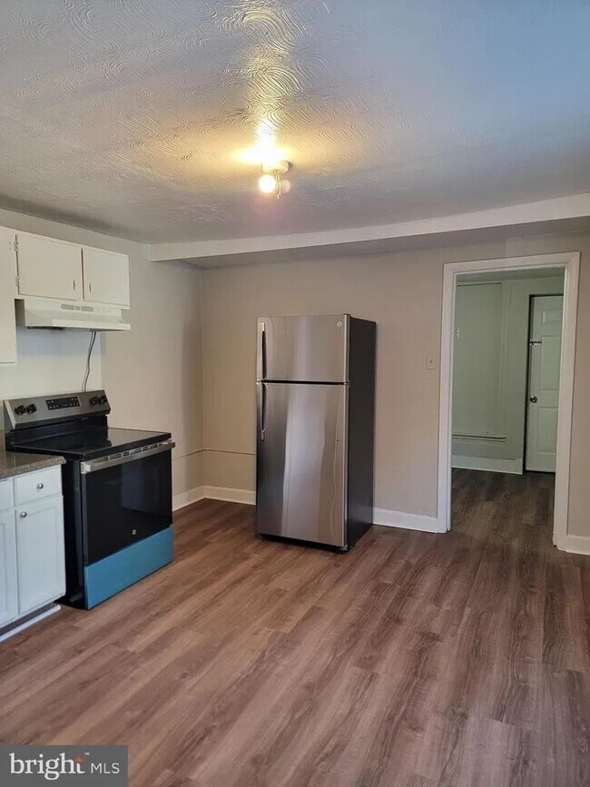 613 Walnut St, Norristown, PA 19401 - photo 5