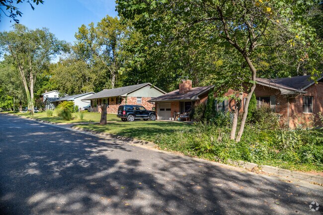 Red brick siding is common among County House Branch homes.