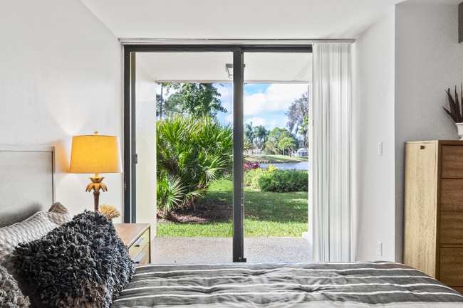 3071 Willow Green Dr, Sarasota, FL 34235 - photo 3