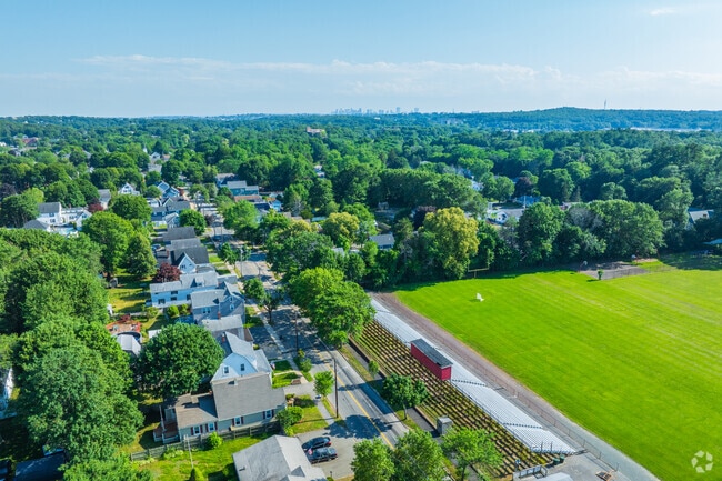 Most Downtown Saugus residents travel by car to other nearby areas like Boston.