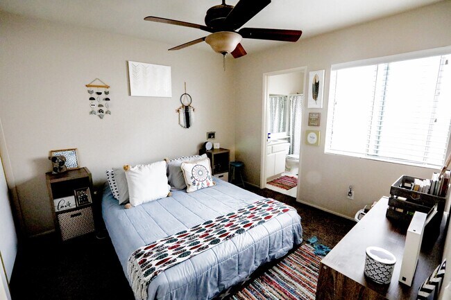 401 Sanibelle Cir unit 10, Chula Vista, CA 91910 - photo 4