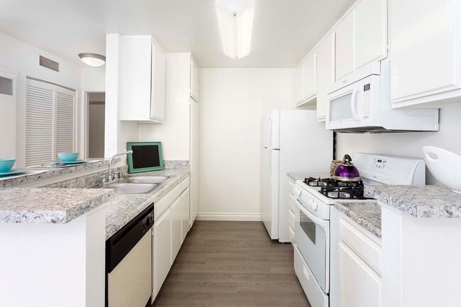 Lassen Village Apartments, Northridge, CA 91325 - photo 7