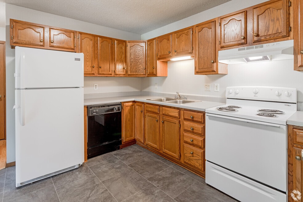 Suite Liv'n - Marshall, Marshall, MN 56258 - photo 1