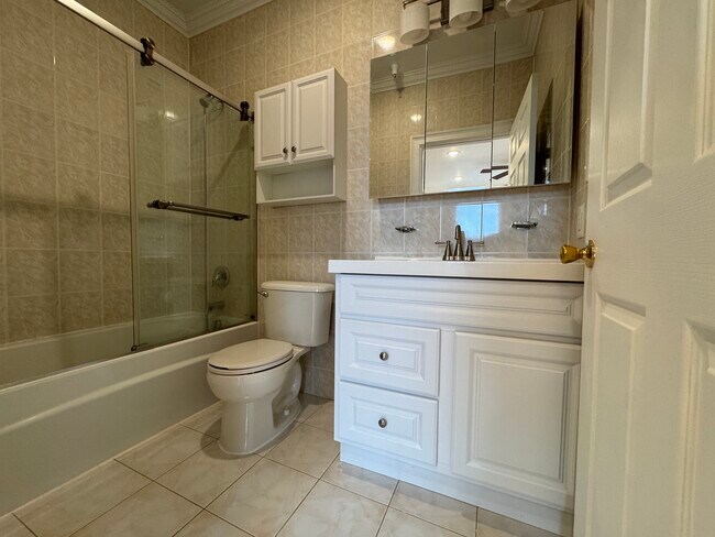 369 Danforth Ave unit 405, Jersey City, NJ 07305 - photo 6