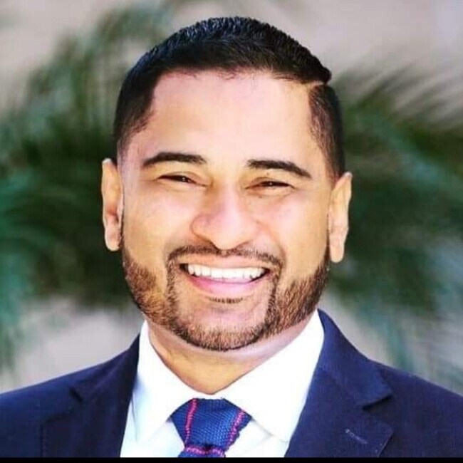 Agent Photo
