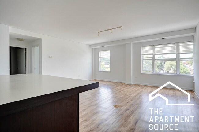 1544 W Glenlake Ave unit 3A, Chicago, IL 60660 - photo 3