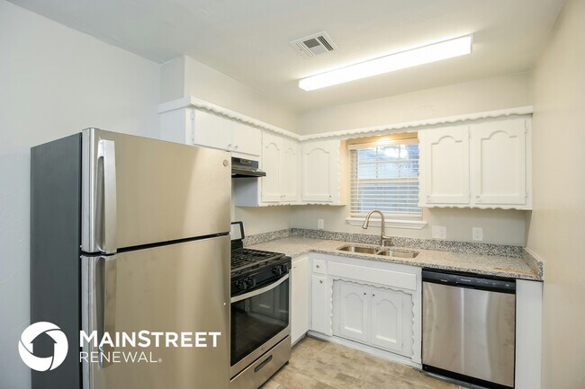 1153 Elmhurst St, Moore, OK 73160 - photo 7