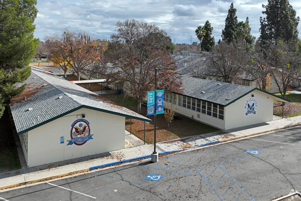 The entrance to Manchester Gate Elementary School in Fresno.