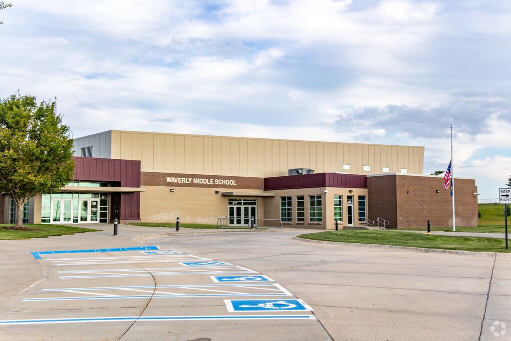 Waverly Middle School serves students in grades 6-8.