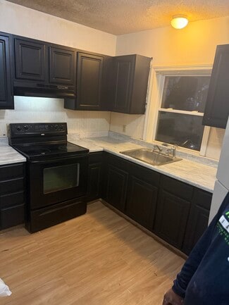 87 Mather St, Hartford, CT 06120