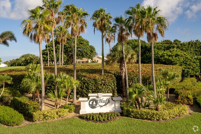 Welcome to the Bluffs neighborhood of Jupiter, FL.