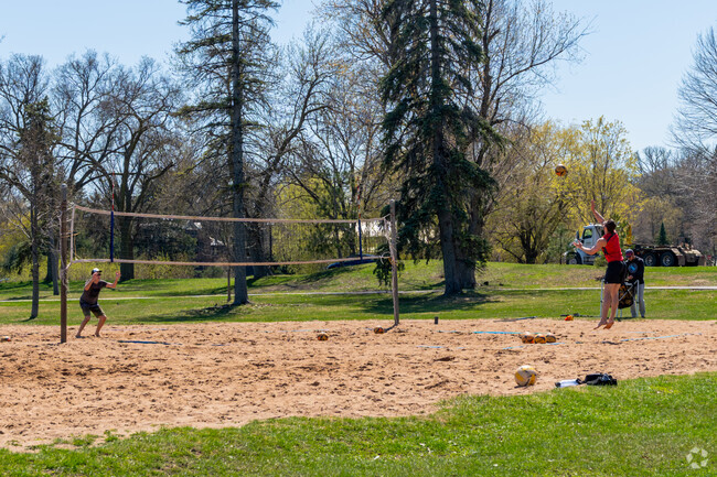 Bde Maka Ska has an outdoor beach volleyball court for locals to play in the warmer months.