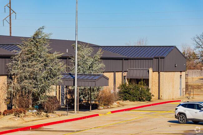 James Griffith Intermediate Elementary School provides education in the neighborhood of Choctaw.