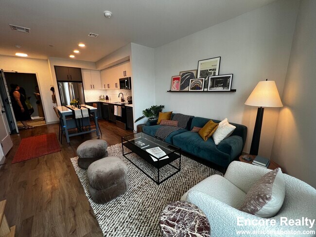 80 Rugg Rd unit OQFGN, Allston, MA 02134 - photo 2