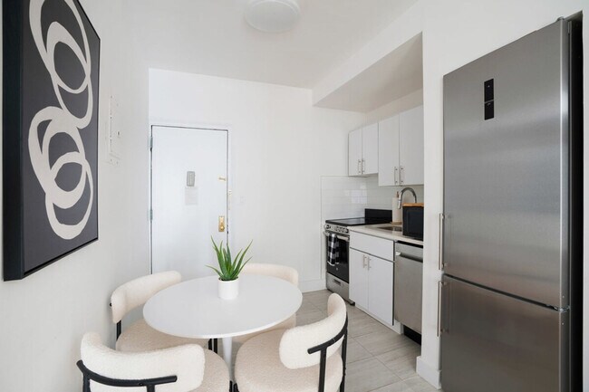 444 W 48th St unit FL2-ID1022026P, New York, NY 10036 - photo 3