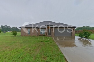 162 Eastwood Ln, Killen, AL 35645