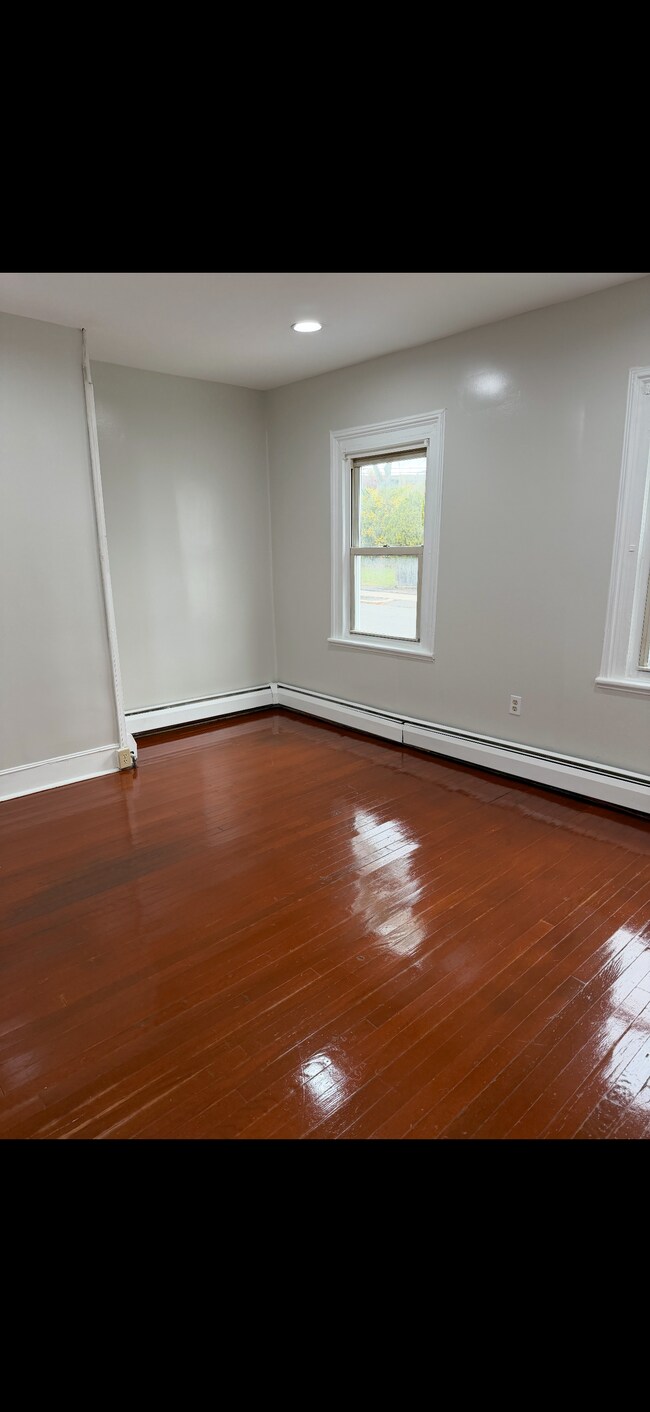 16 Mohawk St, Albany, NY 12204 - photo 2