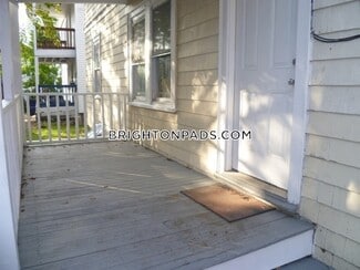 9 Radnor Rd Unit 2, Boston, MA 02135