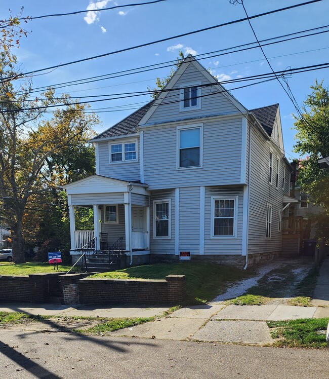 42 S Adams St, Akron, OH 44304
