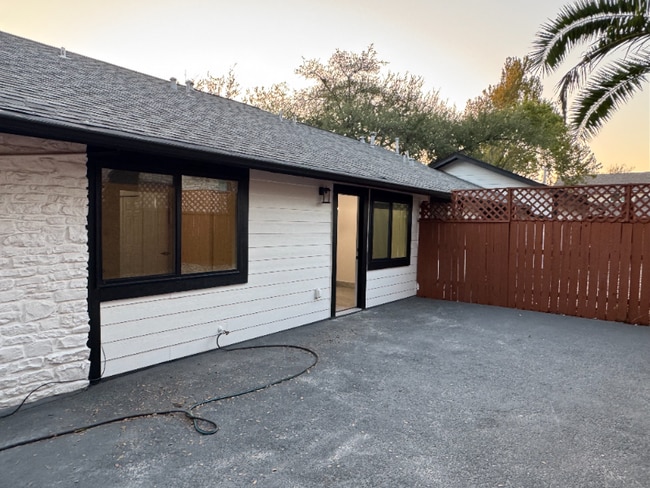 11801 Argonne Forest Trail, Austin, TX 78759 - photo 3