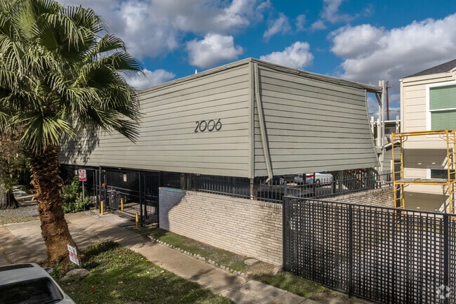 Sul Ross Apartments, Houston, TX 77098 - photo 3