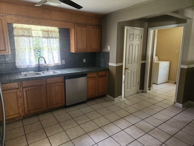 19 Elm St, Hinesville, GA 31313 - photo 5