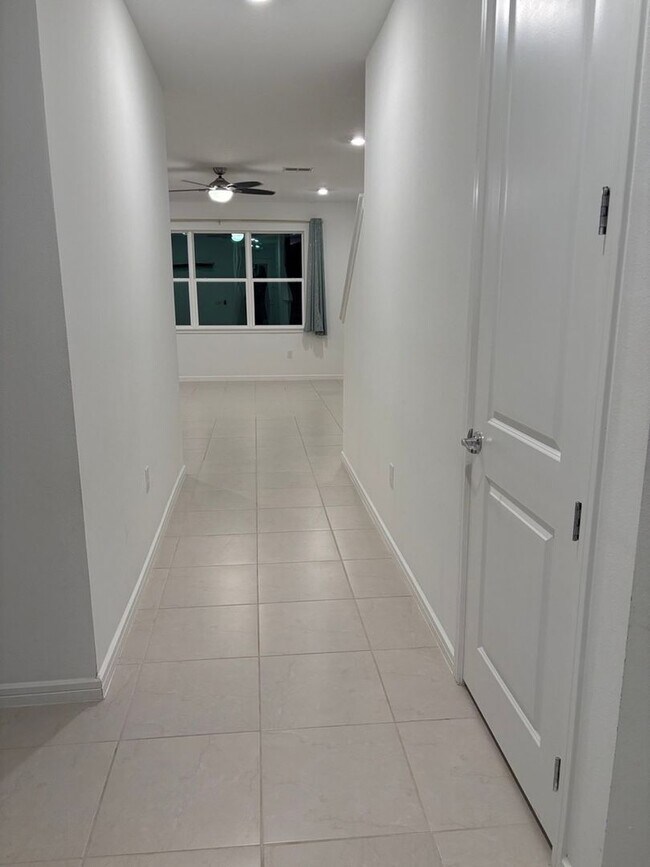 17729 Wind Chime Row, Land O' Lakes, FL 34638 - photo 5