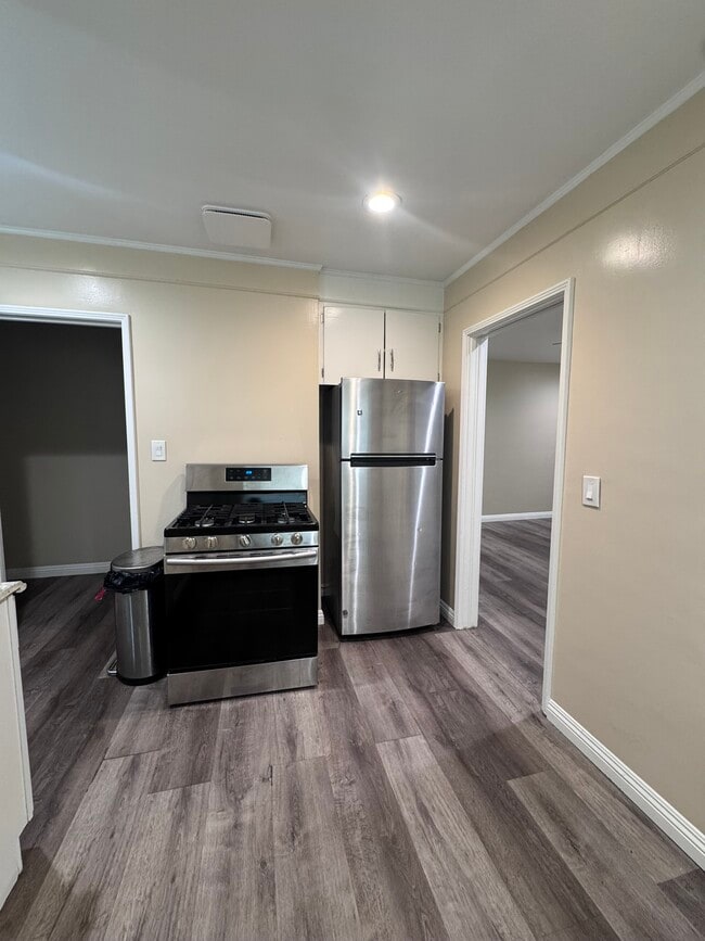 725 N Mariposa St, Burbank, CA 91506