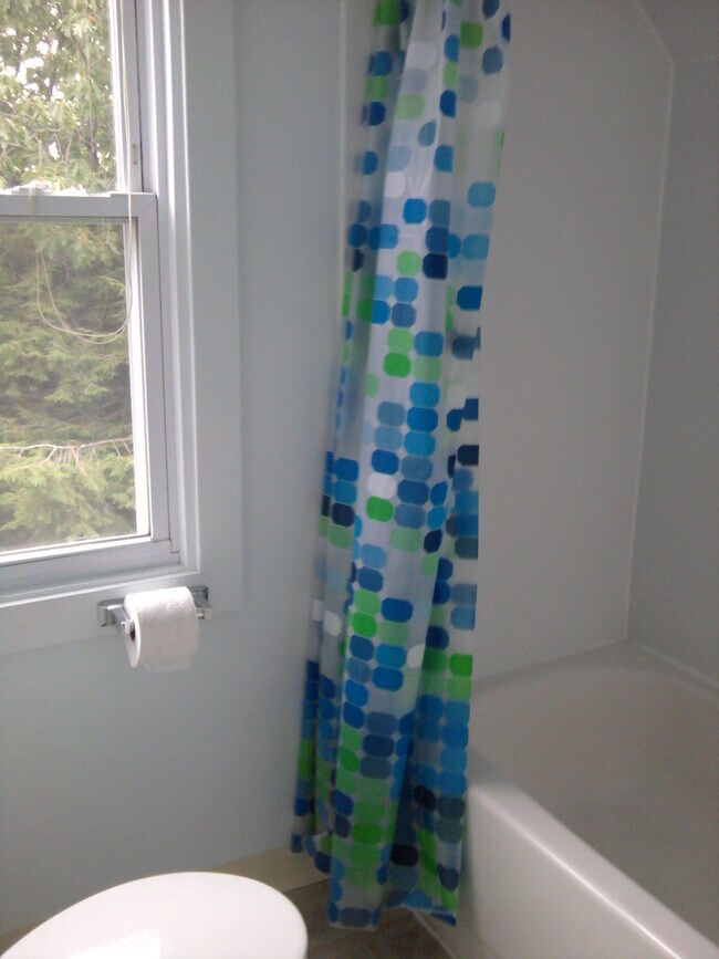 2479 E 124th St unit Carol, Cleveland, OH 44120 - photo 5