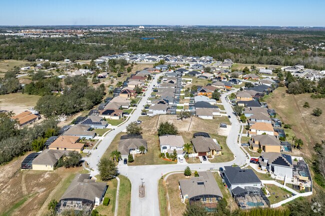 Loughman homes range from cozy bungalows to spacious estates.