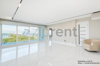 50 Harbor View Ln, Largo, FL 33770